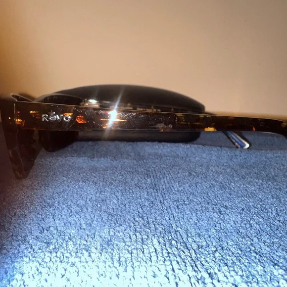 Revo Finley Tortoise Sunglasses with Brown Lenses hard case